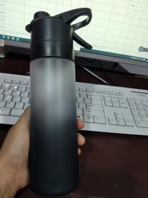 Spray Water Bottle For Girls Outdoor Sport Fitness Water Cup Large Capacity Spray Bottle Drinkware Travel Bottles Kitchen Gadgets (Option: Black)